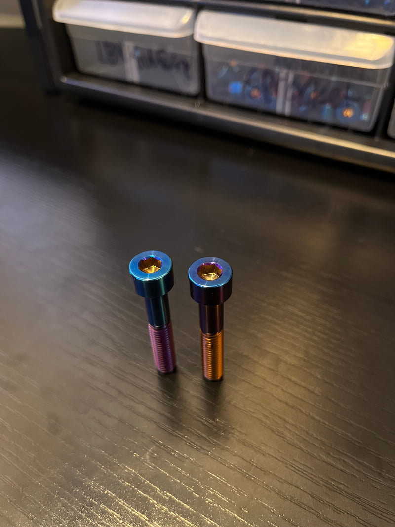 Ultra Bee/LBX Throttle Bolts (Set of 2) axbolts