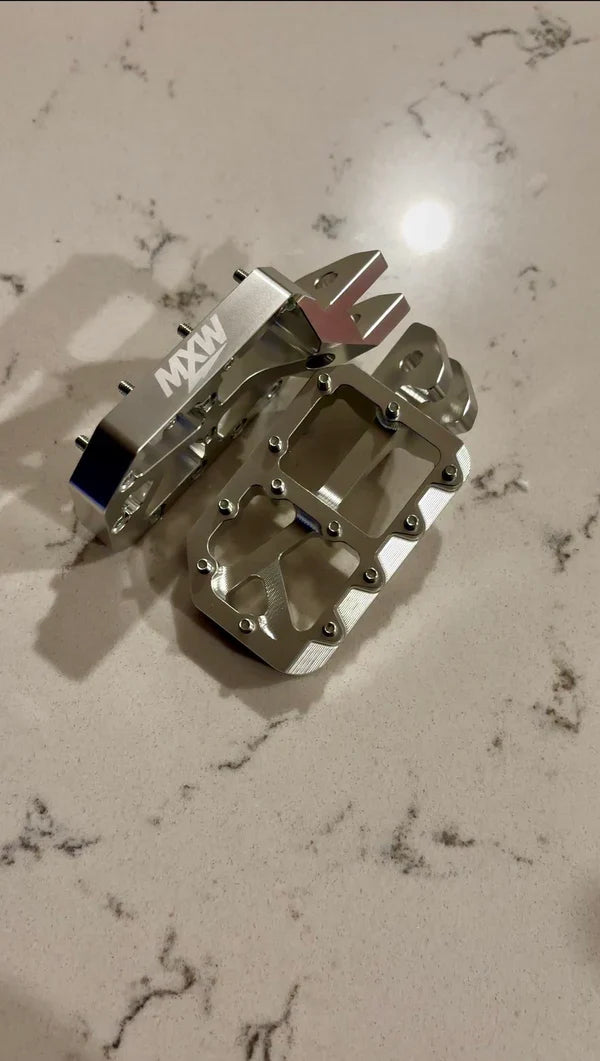 Silver Moto Pegs RegenRacing