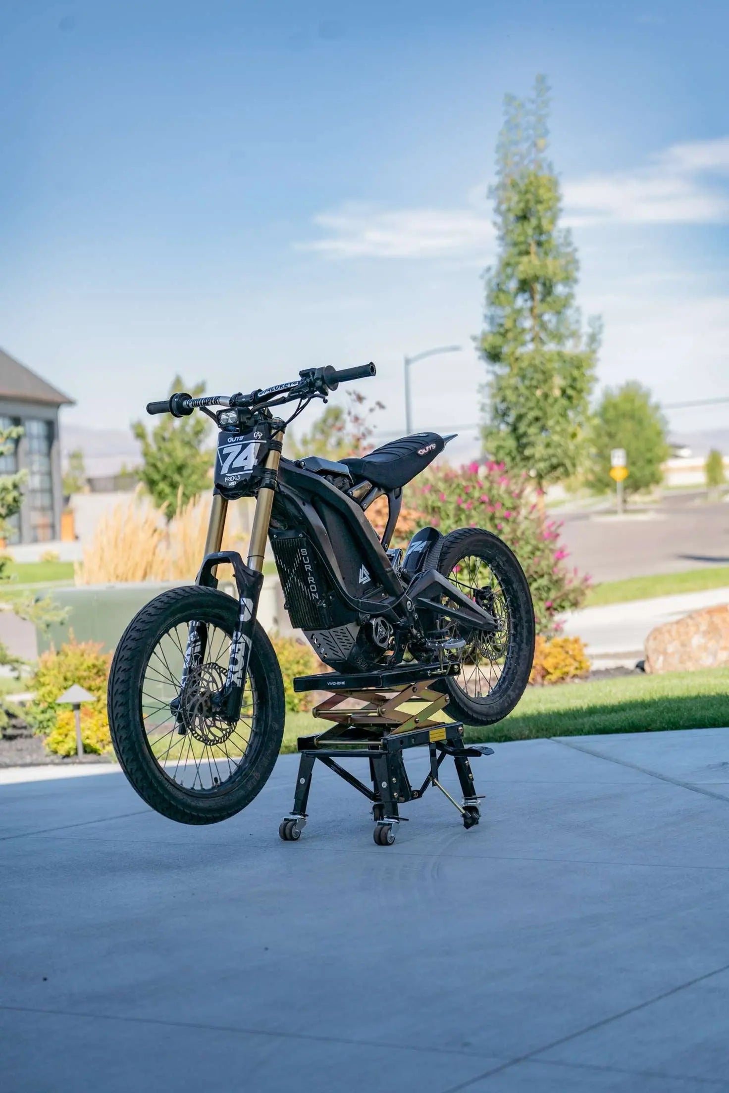 MAIN-SURRON Riot Racing