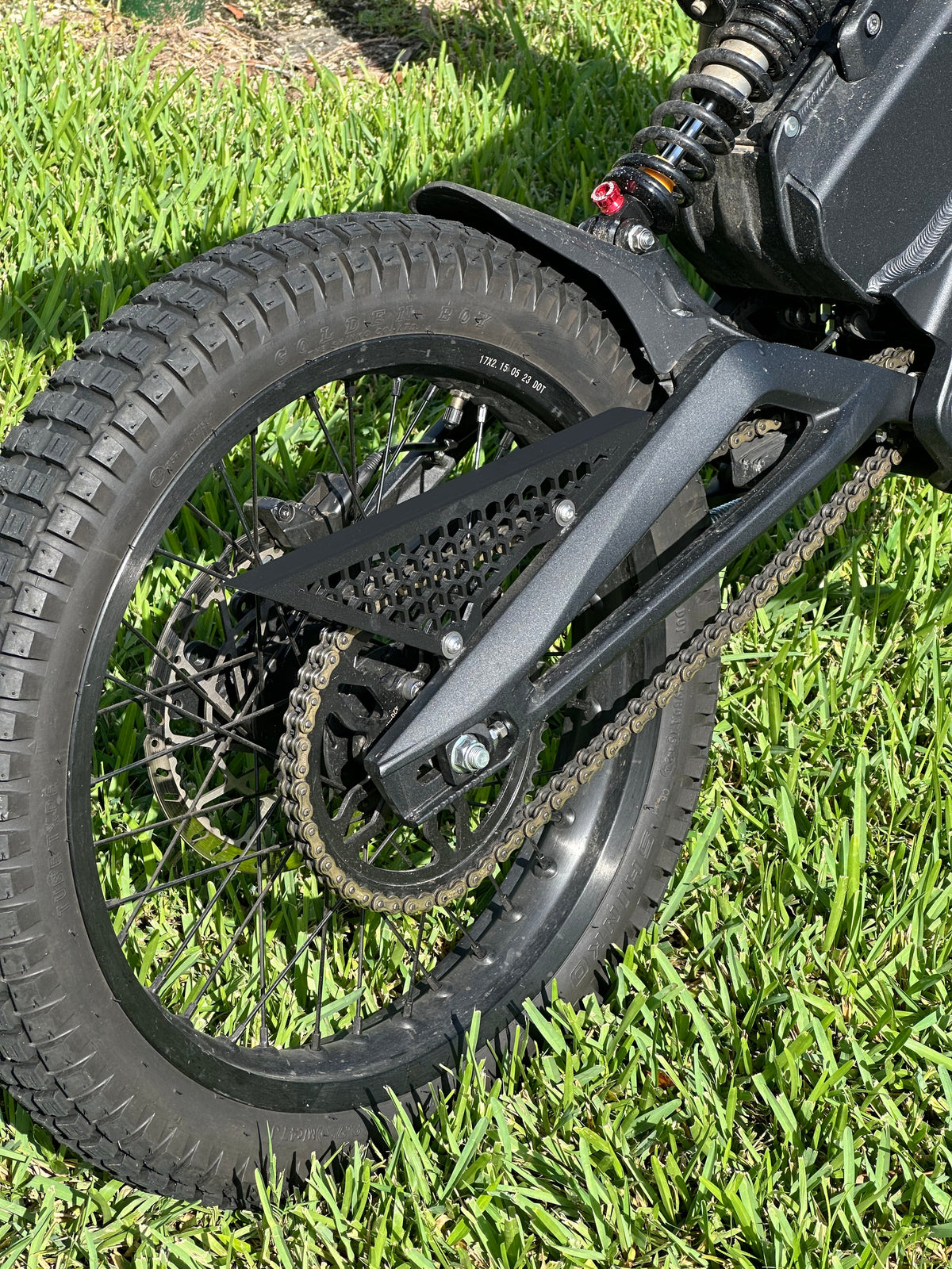 “STINGER” CHAIN GUARD X3Accessories
