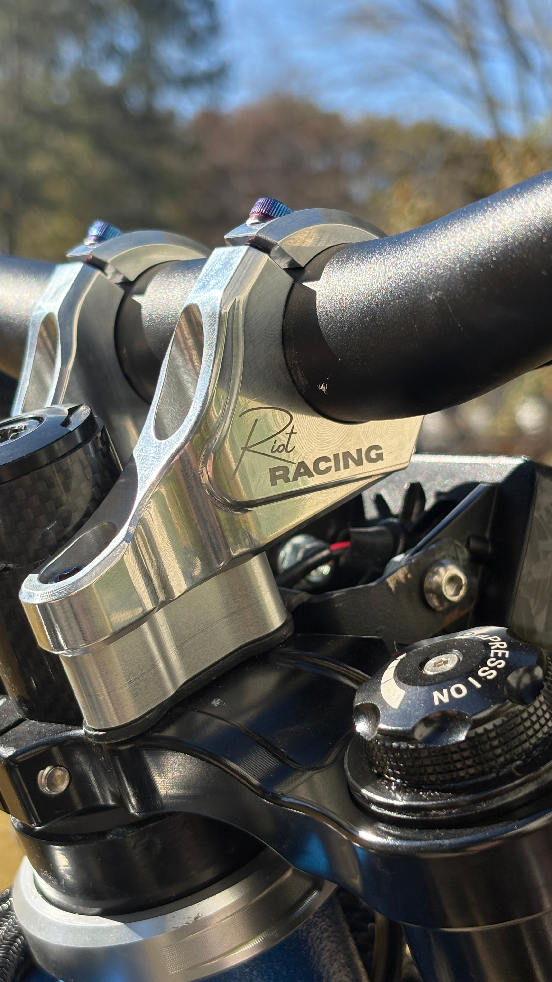 Riot Direct Stem 31.8mm V2 (FREE TITANIUM STYLE BOLTS)