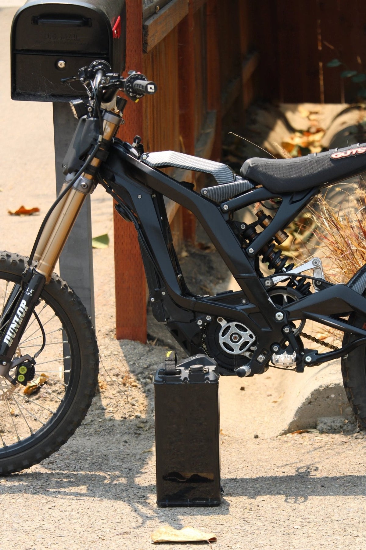 E-Bike "invisible" Vantablack Battery Wrap MXwraps