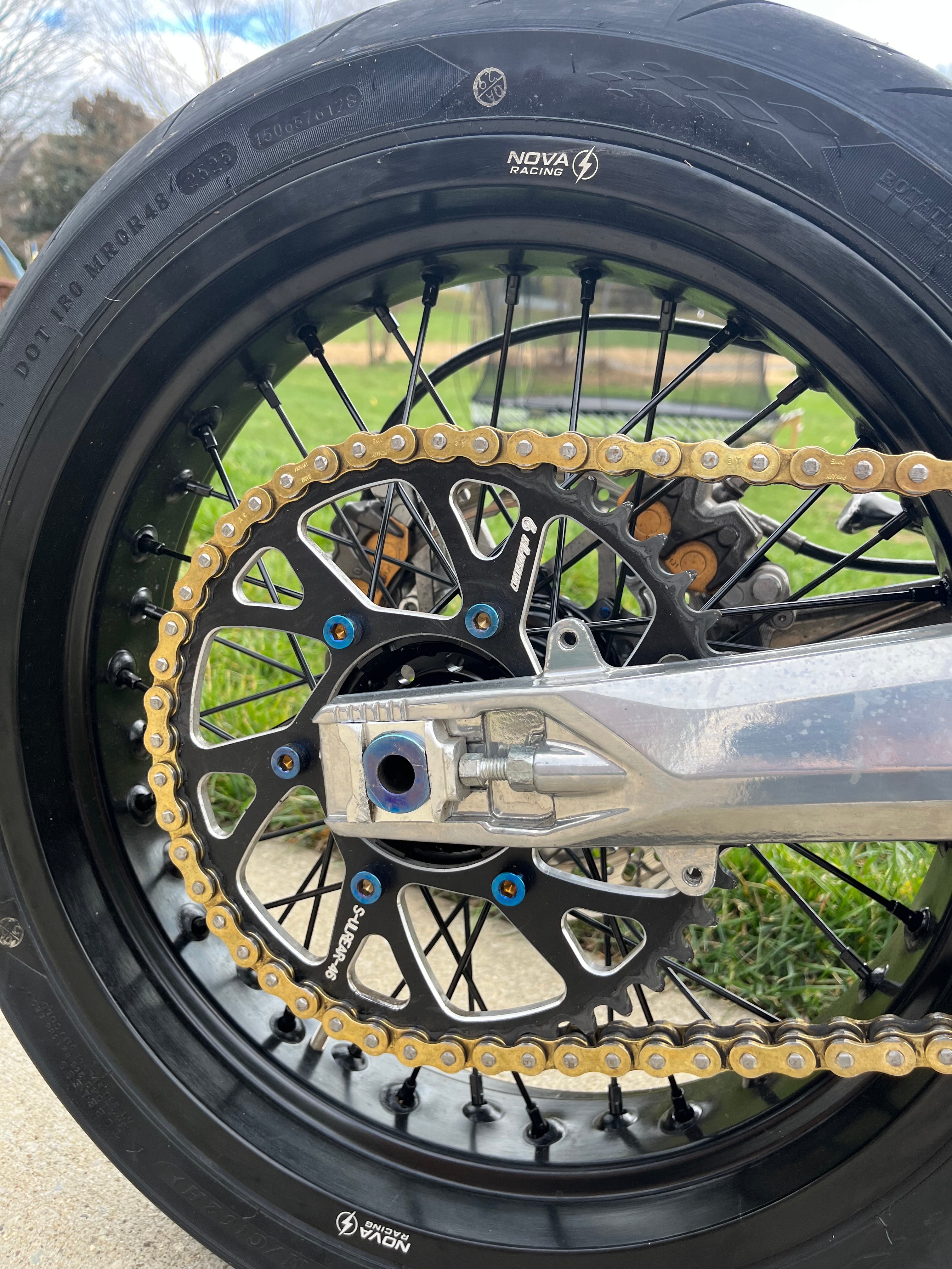 Ultra Bee Sprocket (Set of 6) axbolts