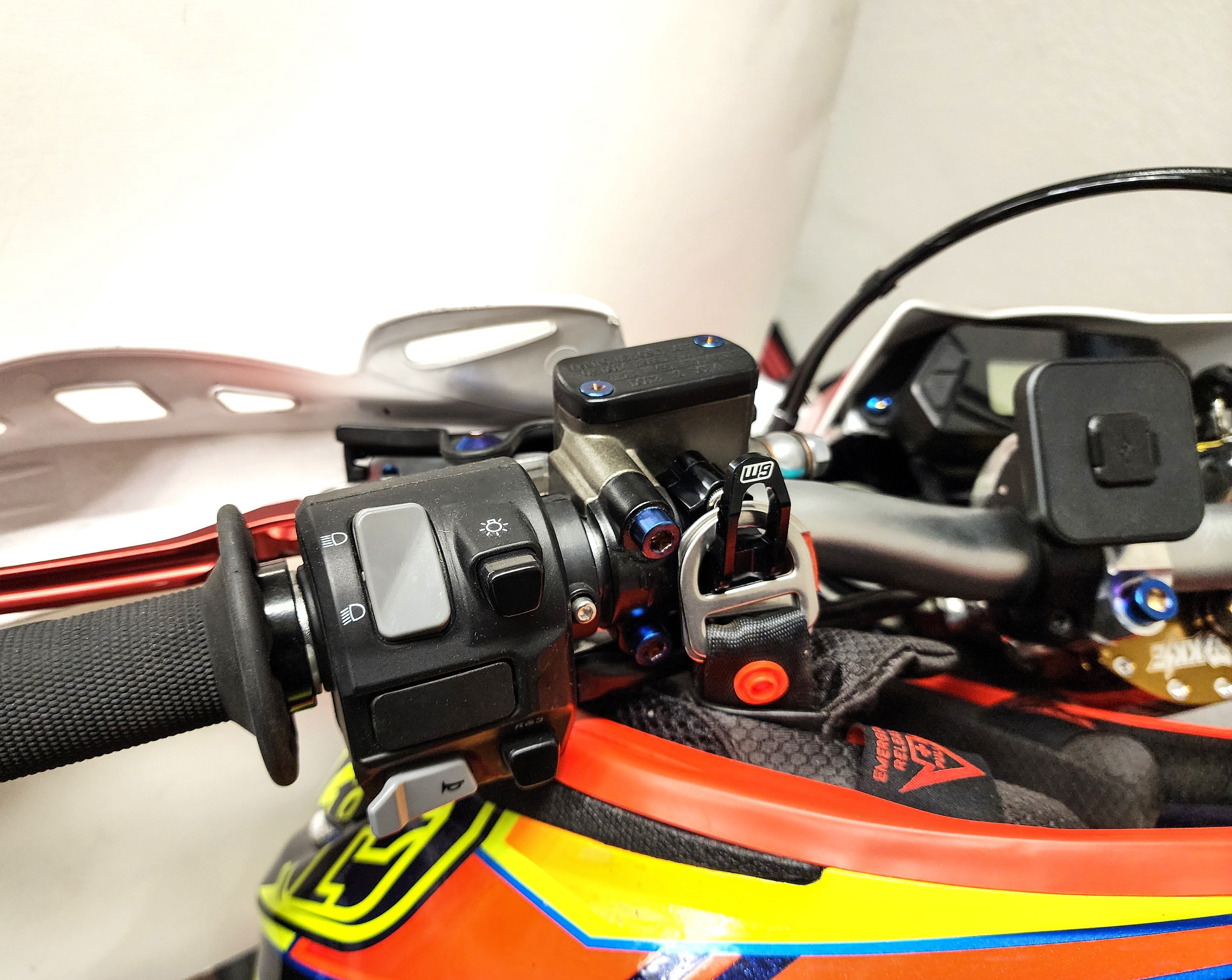 HELMET HOOK (Collective) Warp9Racing