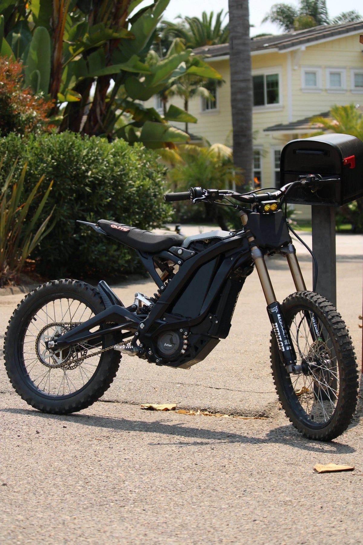 E-Bike "invisible" Vantablack Battery Wrap MXwraps