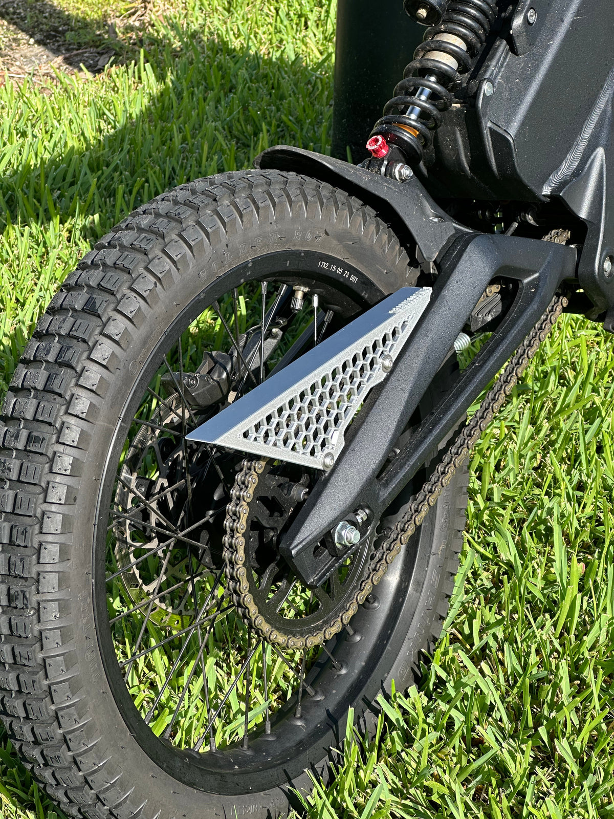 “STINGER” CHAIN GUARD X3Accessories