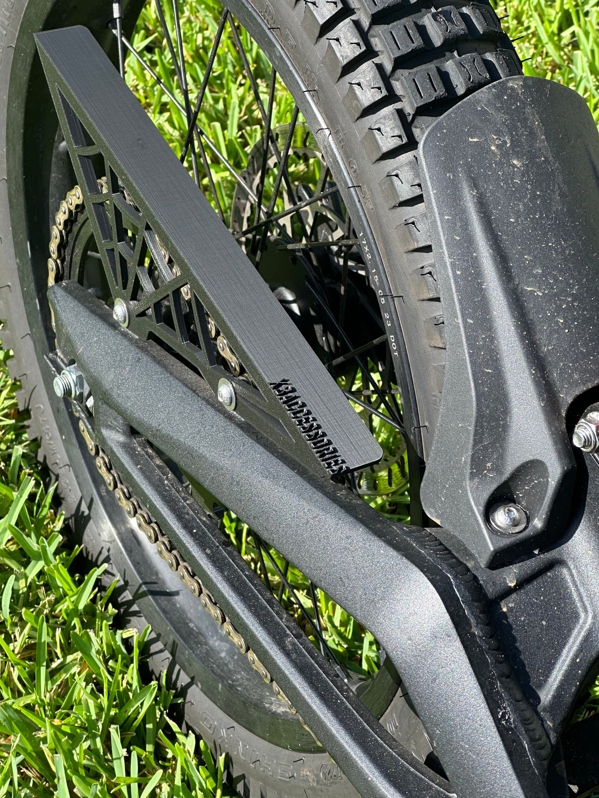“ARACHNID” CHAIN GUARD X3Accessories