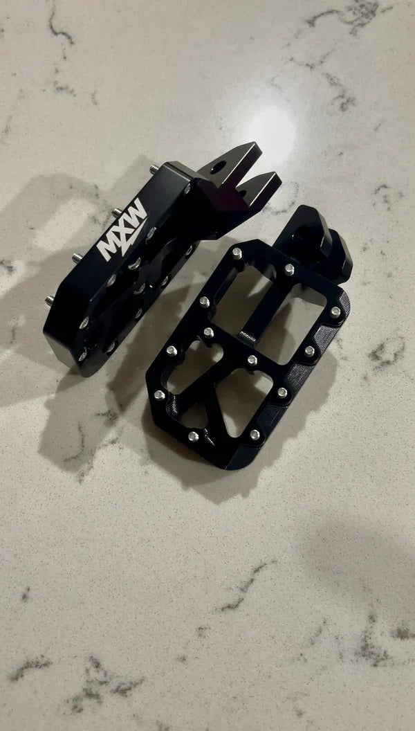 Black Moto Pegs RegenRacing