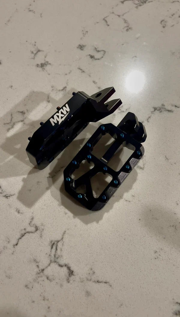 Black Moto Pegs RegenRacing
