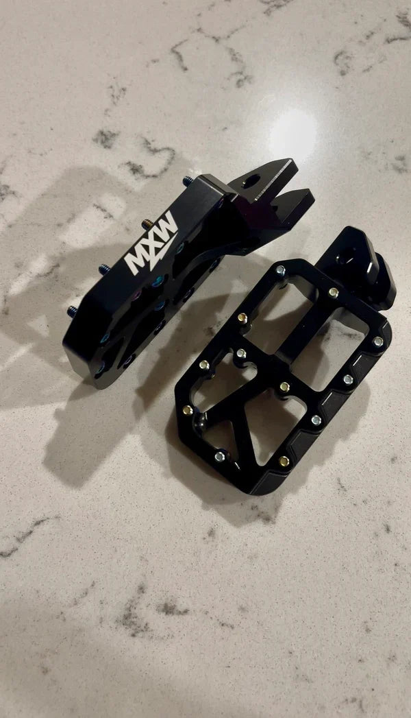 Black Moto Pegs RegenRacing