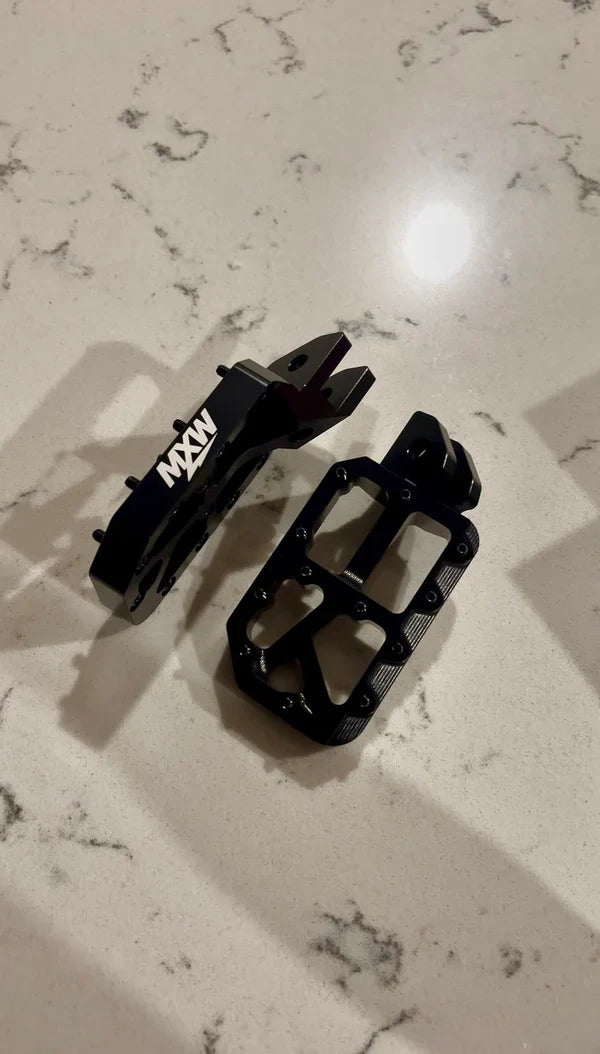 Black Moto Pegs RegenRacing