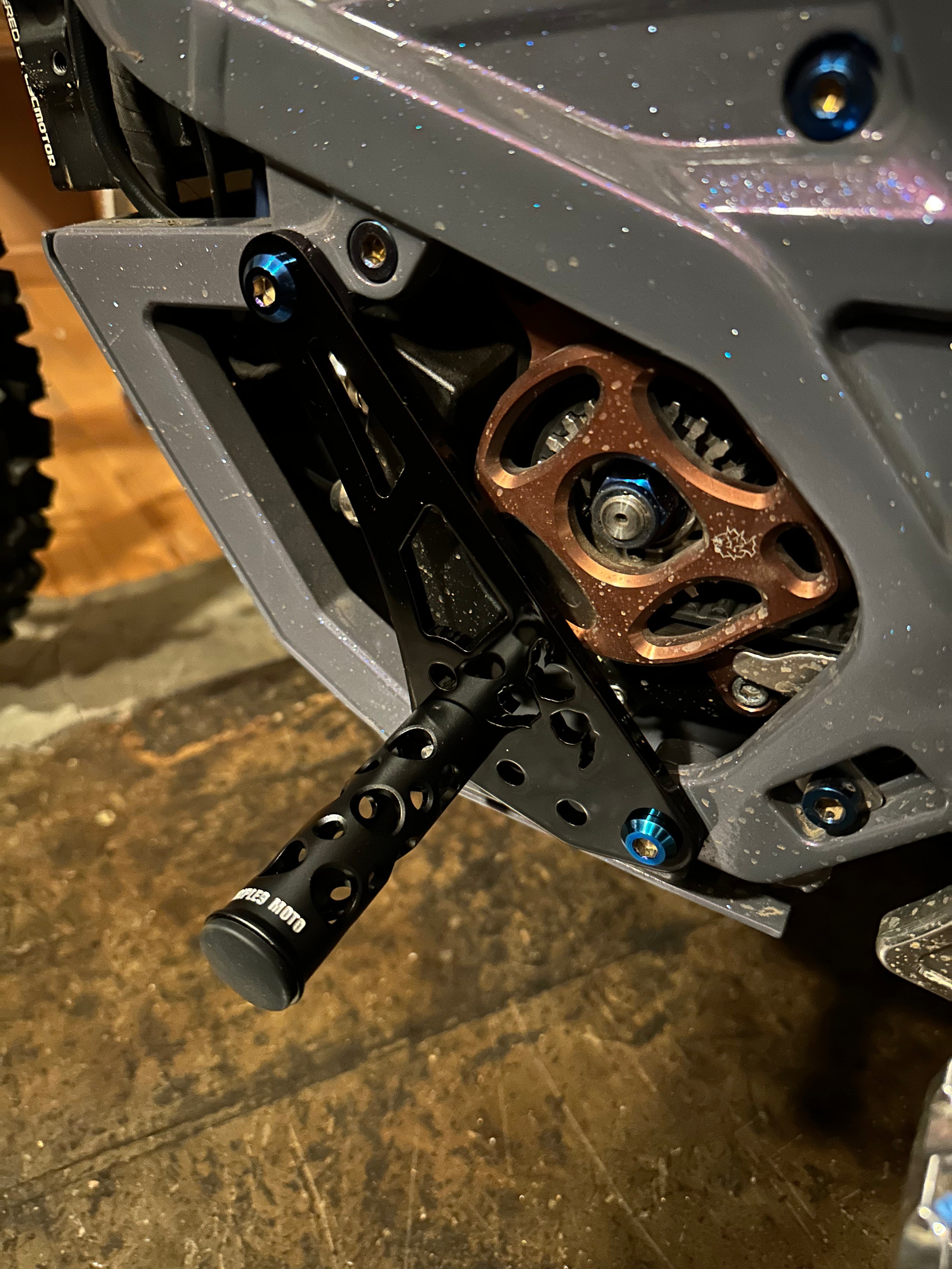 TRIPLE9MOTO Shift Lock - Surron Light Bee TRIPLE9 MOTORSPORTS