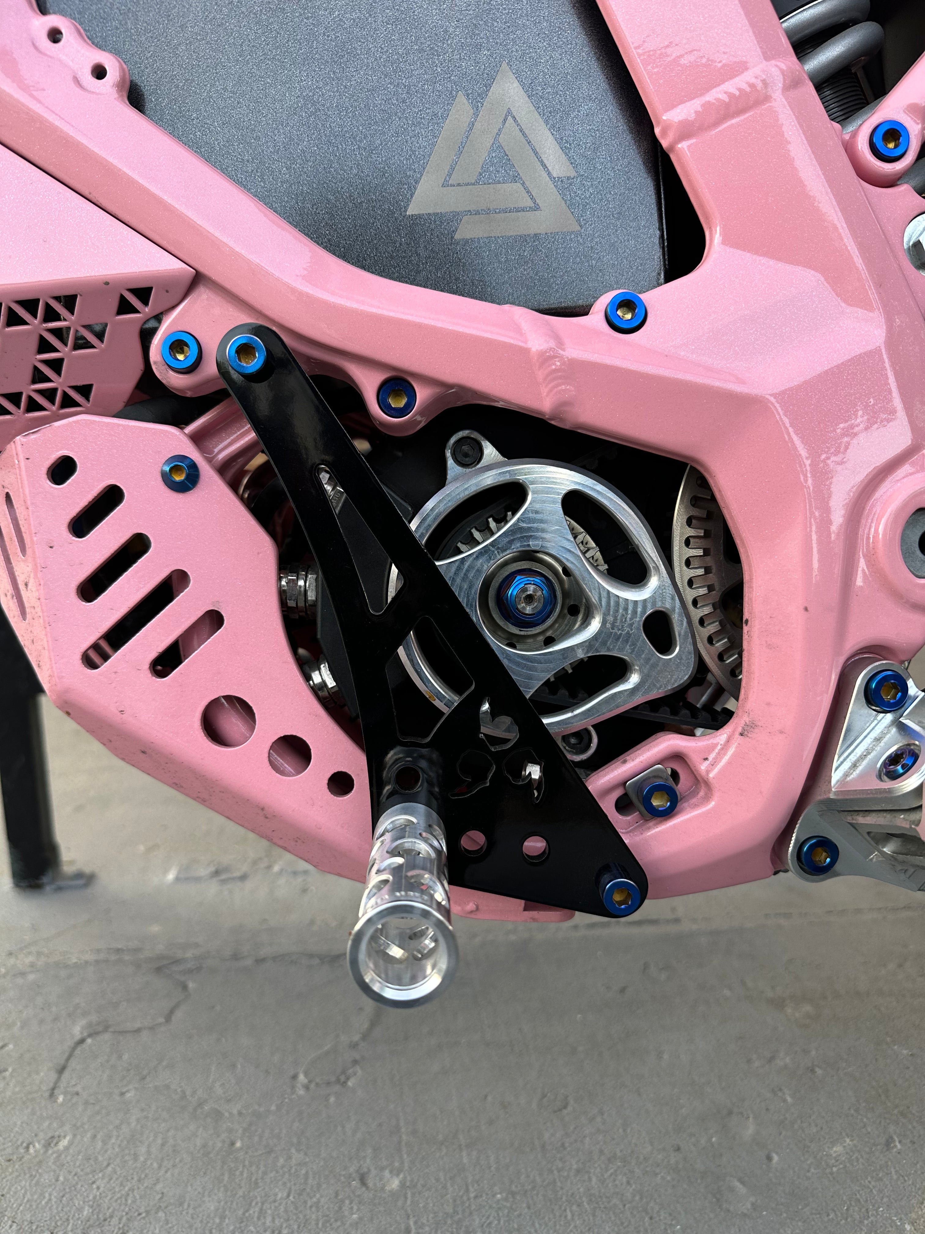 TRIPLE9MOTO Shift Lock - Surron Ultra Bee TRIPLE9 MOTORSPORTS