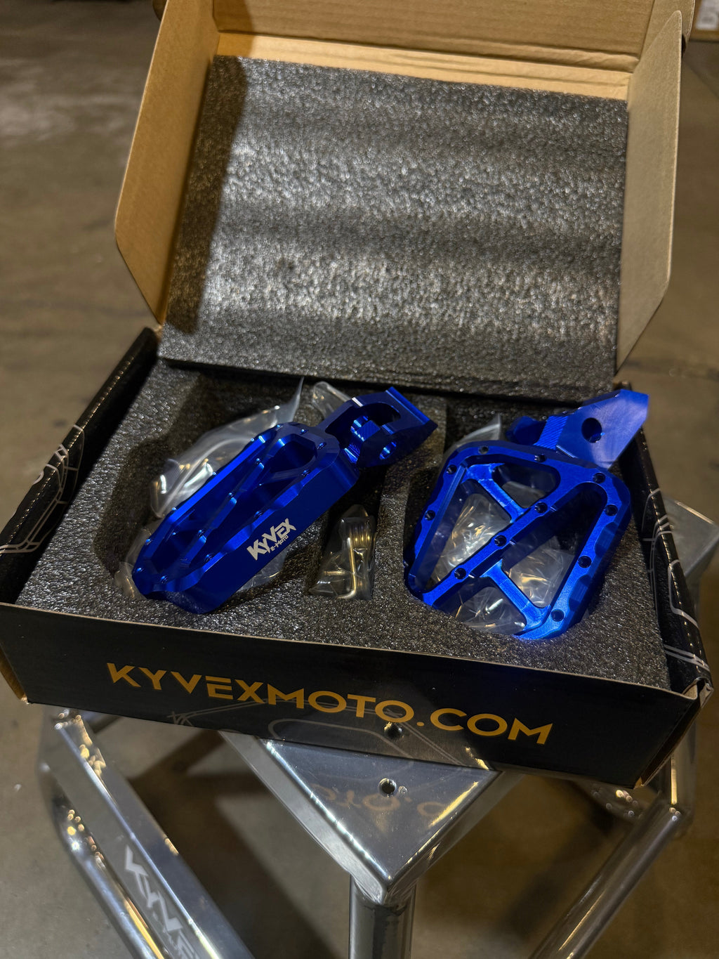 KyVex Billet Wide Foot Pegs - Ultra Bee Compatible KyVex Moto