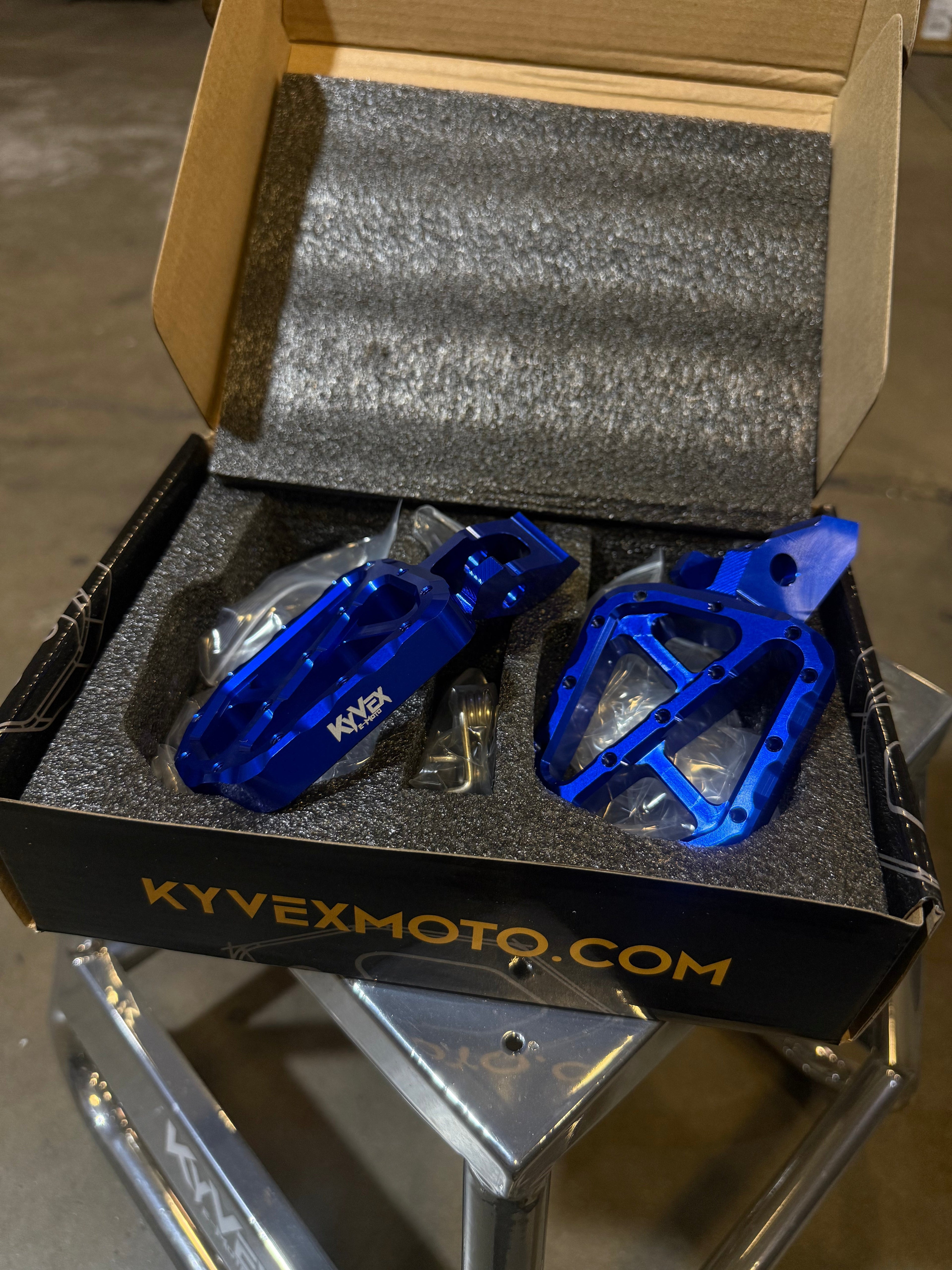 KyVex Billet Wide Foot Pegs - Ultra Bee Compatible KyVex Moto