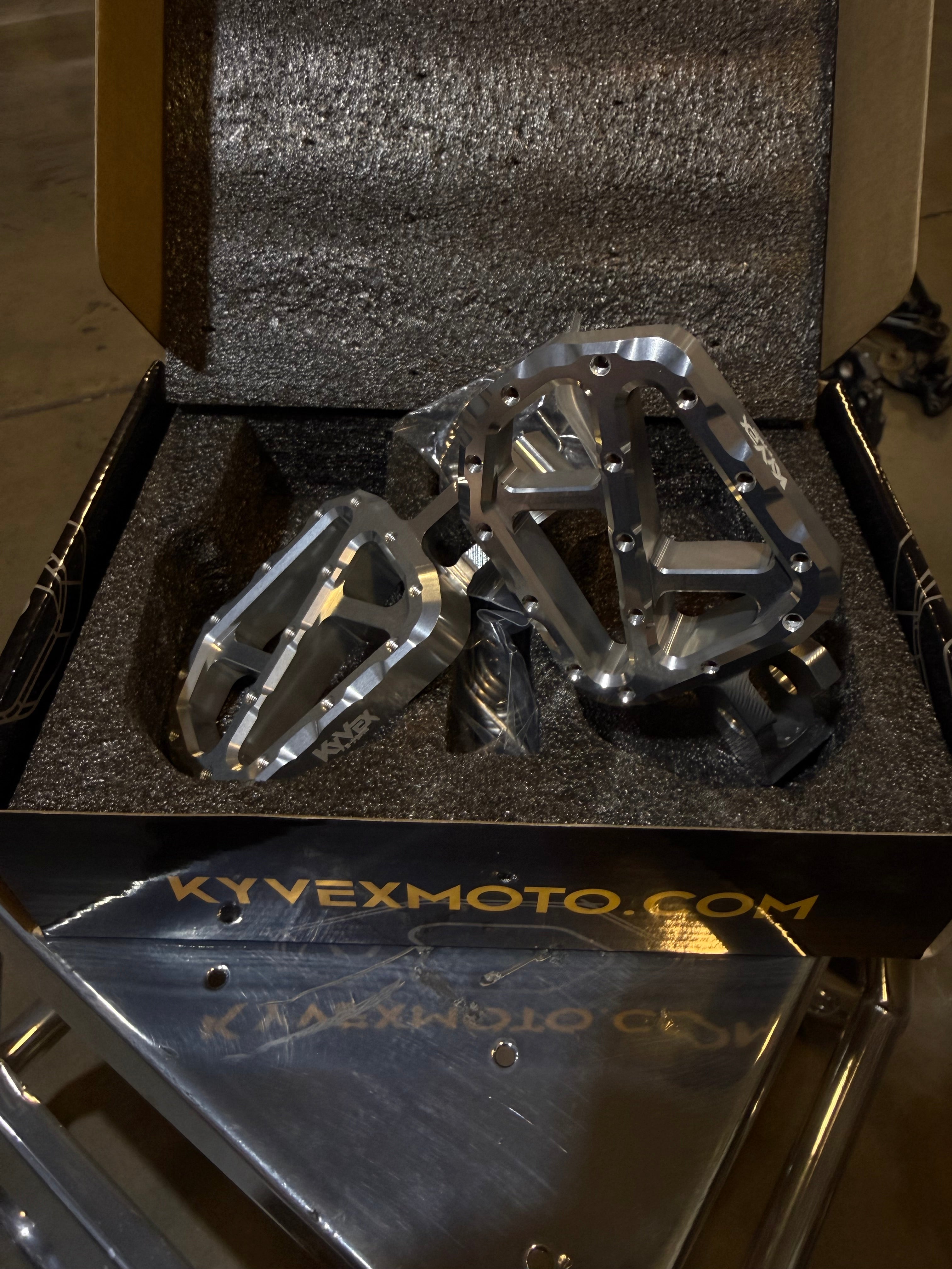 KyVex Billet Wide Foot Pegs - Ultra Bee Compatible KyVex Moto