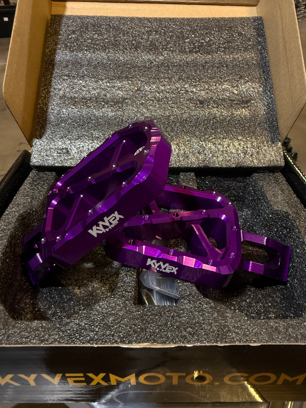 KyVex Billet Wide Foot Pegs - Ultra Bee Compatible KyVex Moto