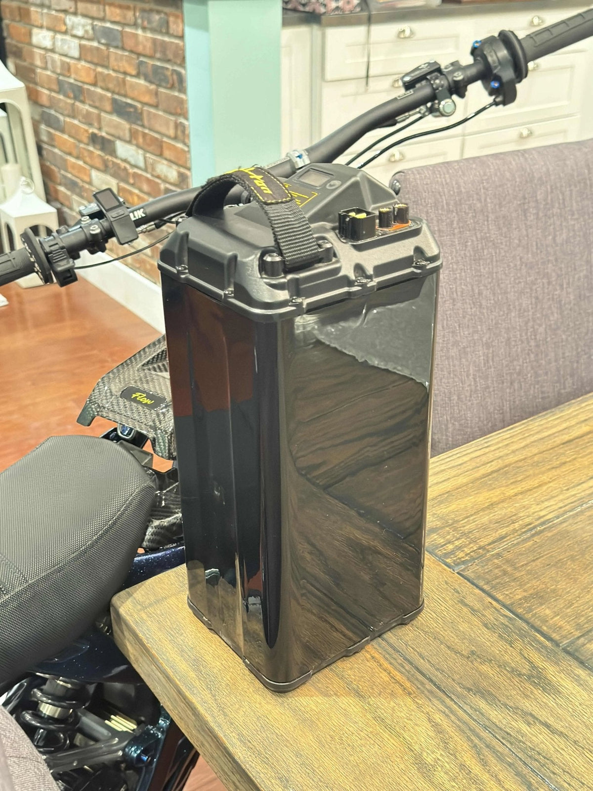 E-Bike "invisible" Vantablack Battery Wrap MXwraps
