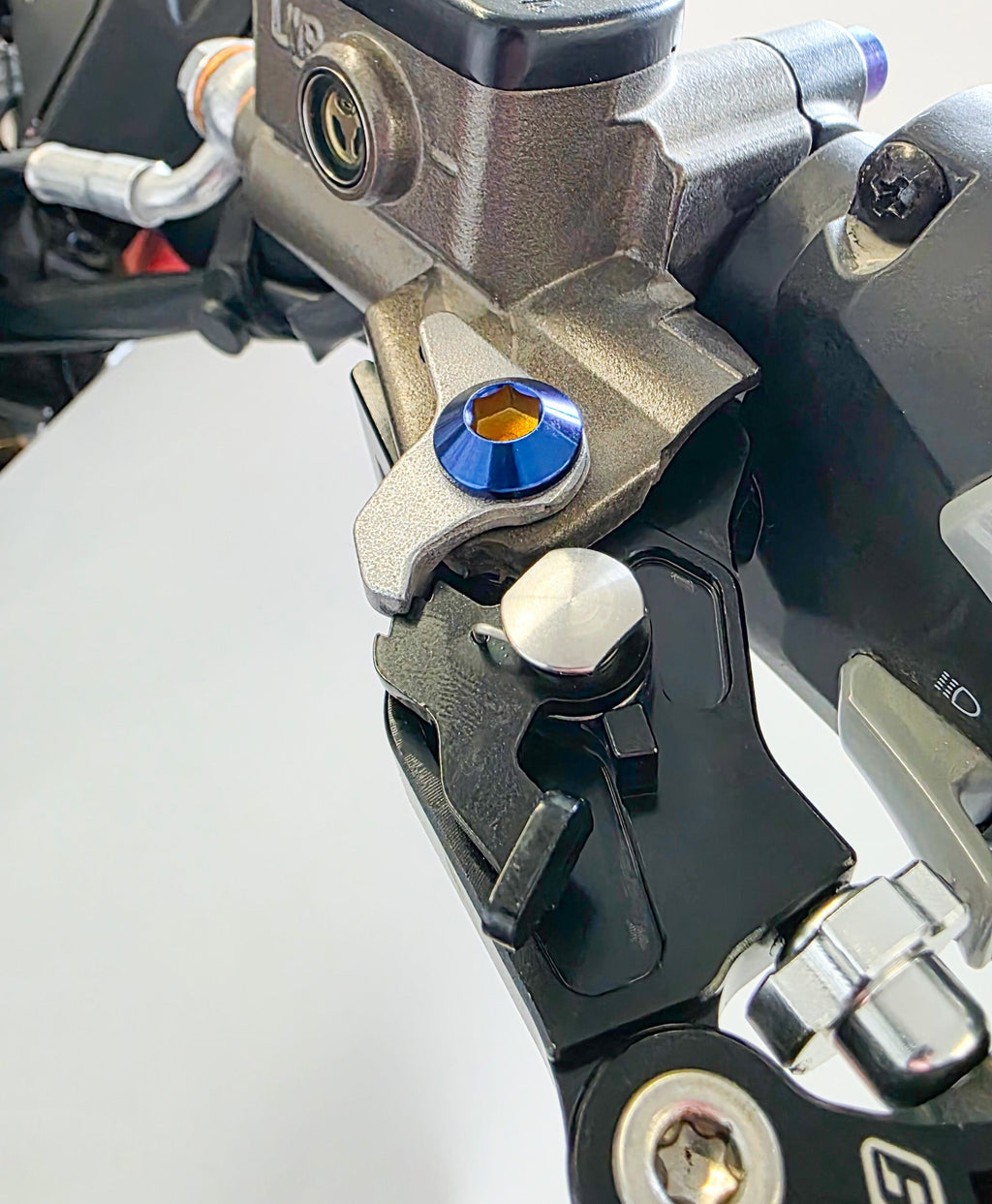 Shorty Style Ultra Bee Lever Pivot Bolts – Titanium Upgrade (Collective) Warp9Racing